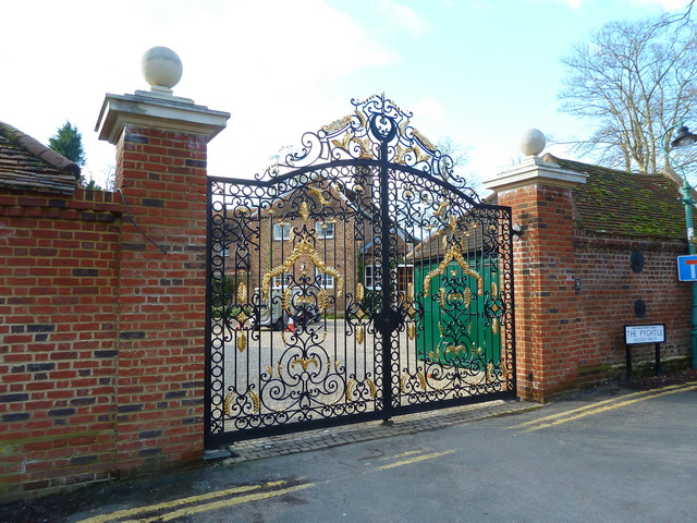 File:The gates of Denham Place (geograph 3340531).jpg