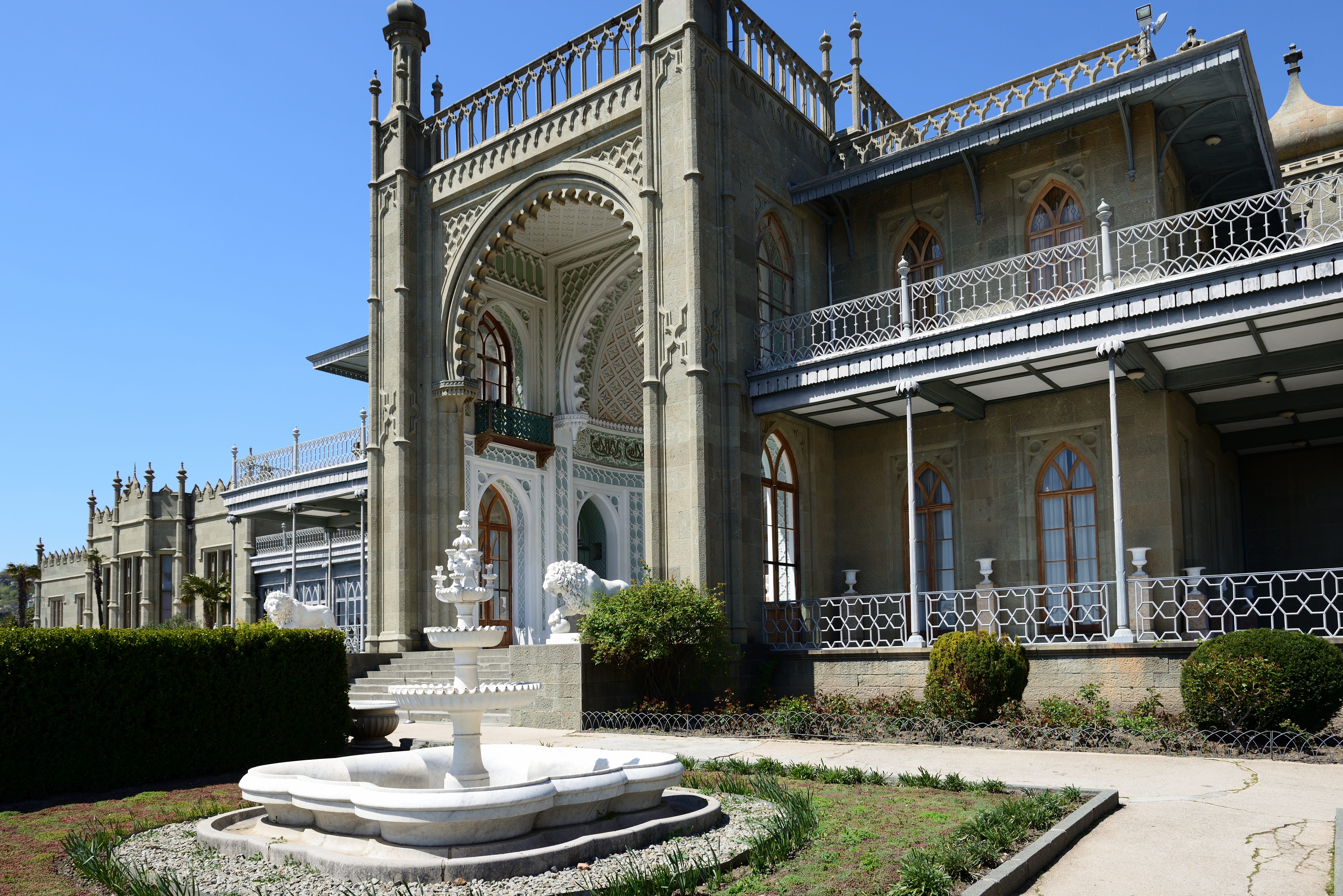 Достопримечательности Крыма в Алуште Воронцовский дворец