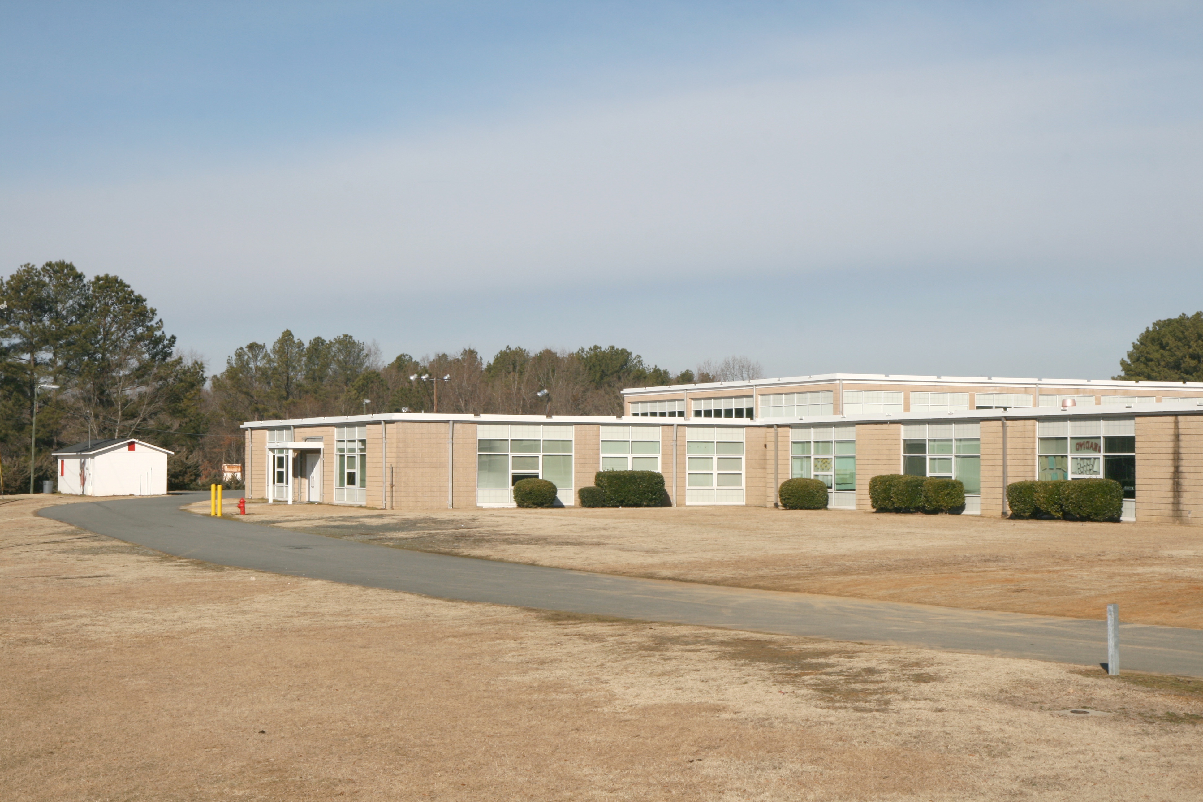 File:2011-01-30 Chewning Middle School rear view.jpg - Wikimedia Commons