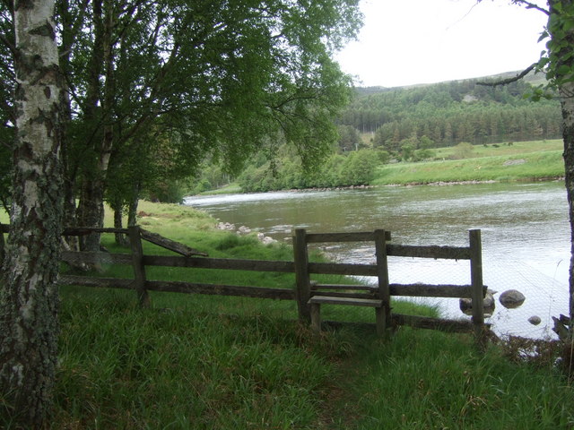 File:A stile by the Dee - geograph.org.uk - 838182.jpg