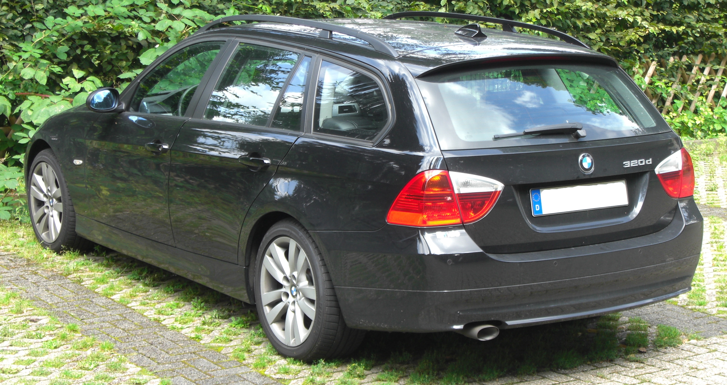 File:BMW 320d Touring (E91) rear.JPG - Wikimedia Commons