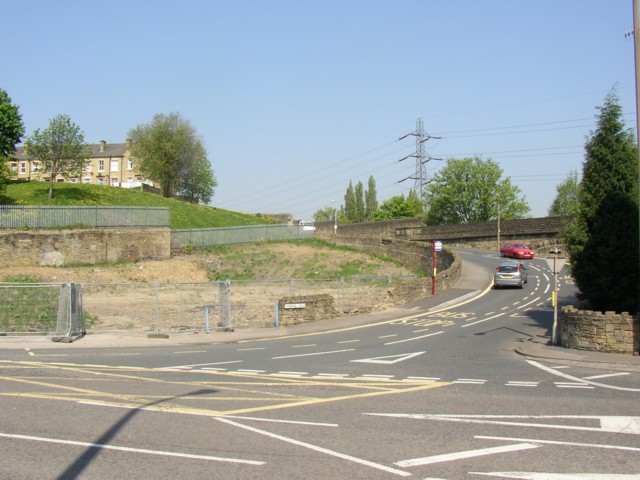 File:Bottom end of Thornhill Road, Rastrick - geograph.org.uk - 170402.jpg