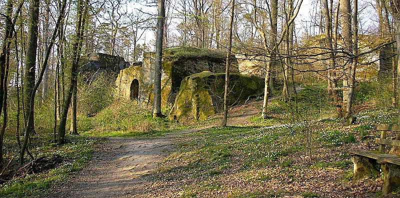 File:Burg Rotenhan 5.jpg