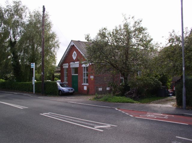 File:Denmead War Memorial Hall - geograph.org.uk - 251680.jpg