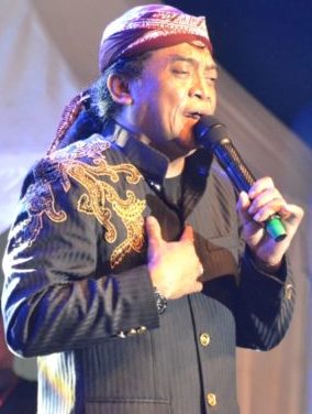 <span class="mw-page-title-main">Didi Kempot</span> Indonesian singer and songwriter (1966–2020)