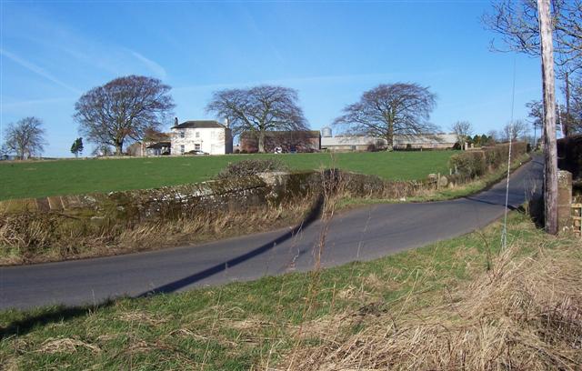 File:Drumleaning. - geograph.org.uk - 119884.jpg