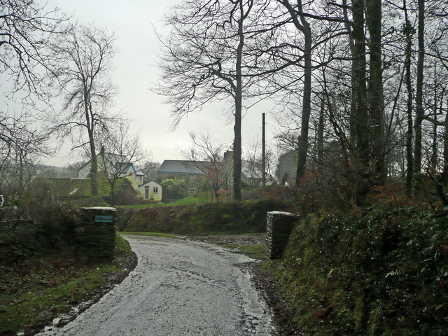 File:Entrance to Winslade - geograph.org.uk - 660264.jpg