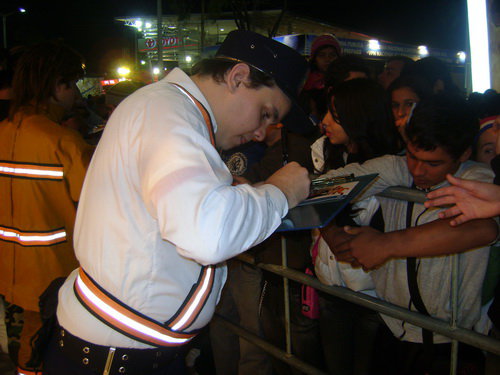 EusebioAyala FirmandoAutografos