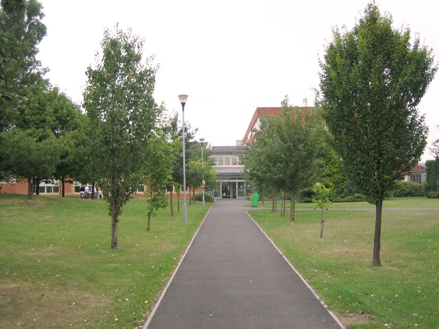 File:Evesham College - geograph.org.uk - 49429.jpg