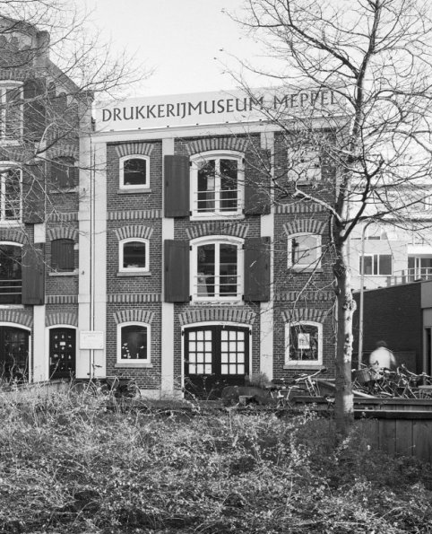 File:Exterieur overzicht voorgevel en Drukkerijmuseum, voorgevel - Meppel - 20322609 - RCE (cropped).jpg