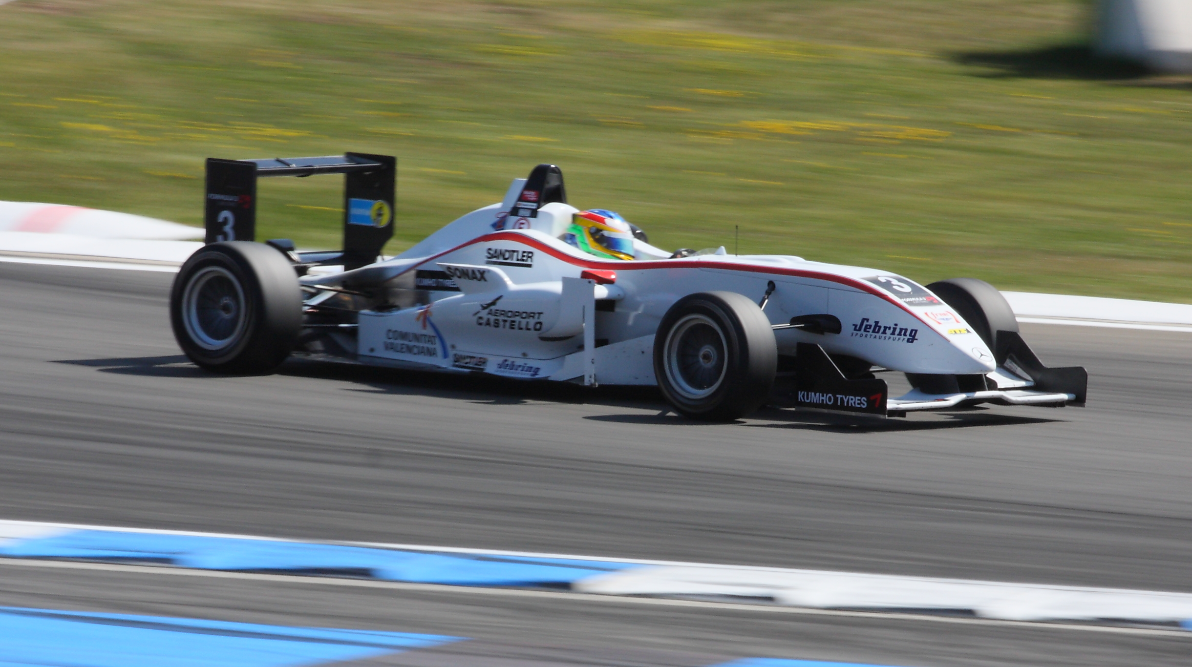 File:Formel3 Dallara F308 Merhi 2010 amk.jpg - Wikimedia ...