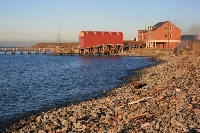 File:Former Lifeboat Station - geograph.org.uk - 329651.jpg