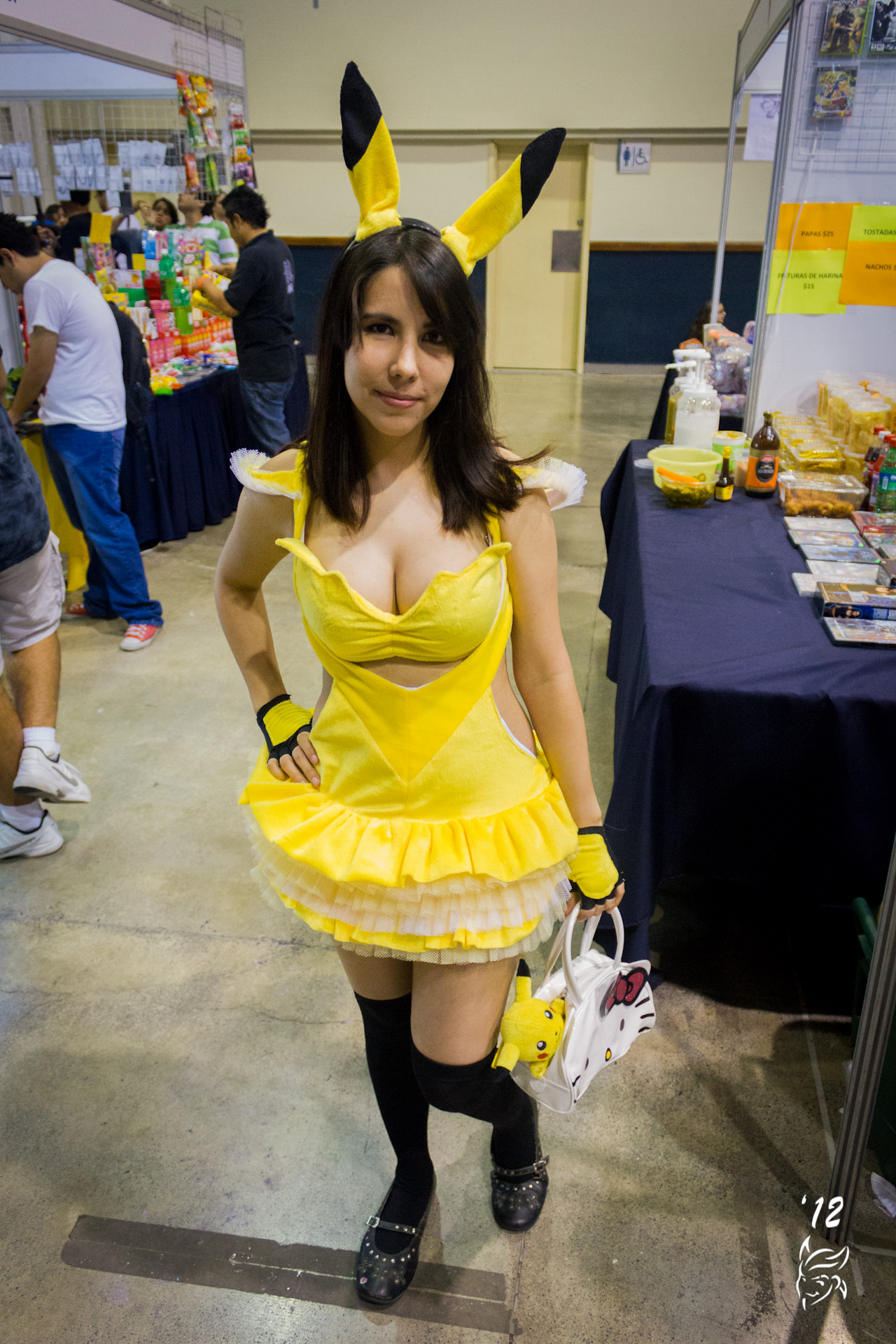 Girl_Pikachu_Cosplay.jpg