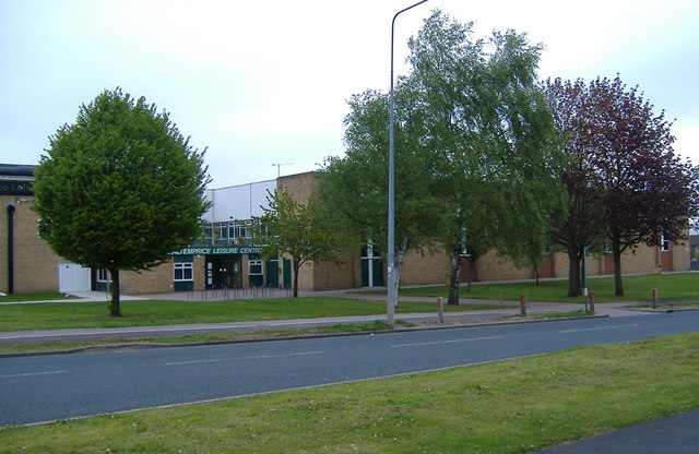 File:Haltemprice Leisure Centre - geograph.org.uk - 416725.jpg