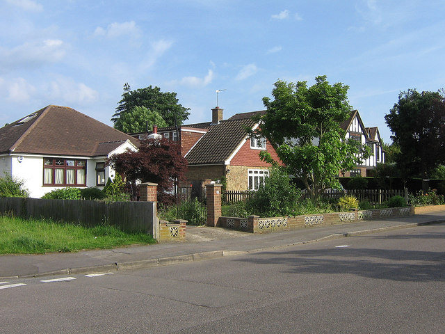 File:Housing diversity (Homesdale Road) - geograph.org.uk - 1105251.jpg