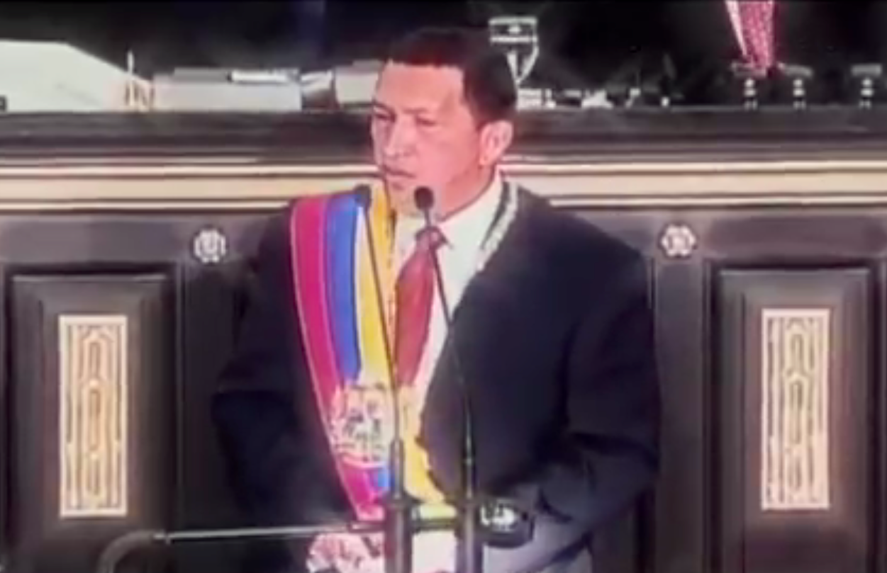 Chávez cuando juramento como presidente el 2 de febrero de 1999.