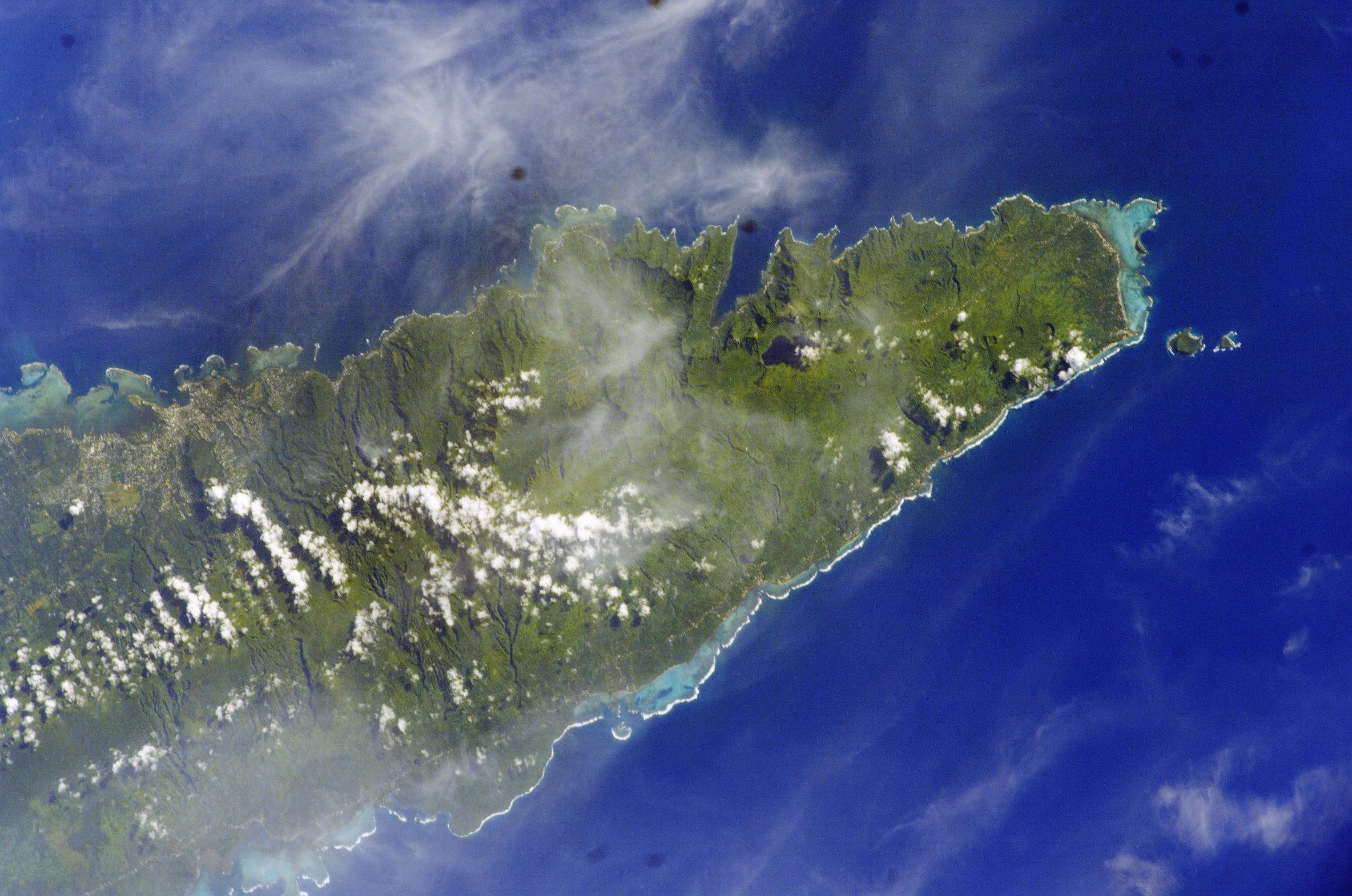 ISS012-E-23604 NASA East Upolu.jpg