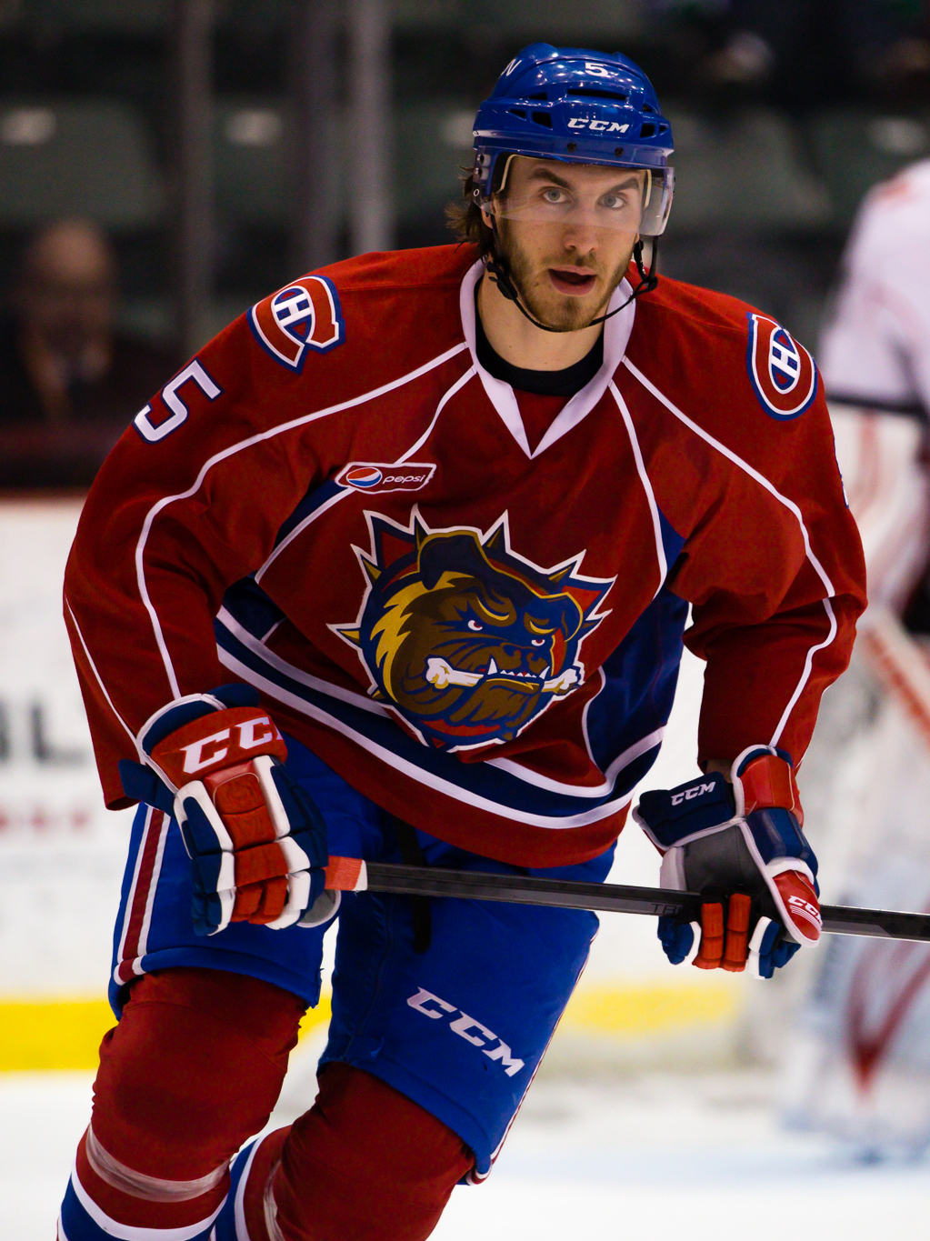 File:Hamilton Bulldogs - Syracuse Crunch - Bell Centre - 09-11-12