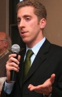 <span class="mw-page-title-main">Joel Pollak</span> South African born American conservative political commentator