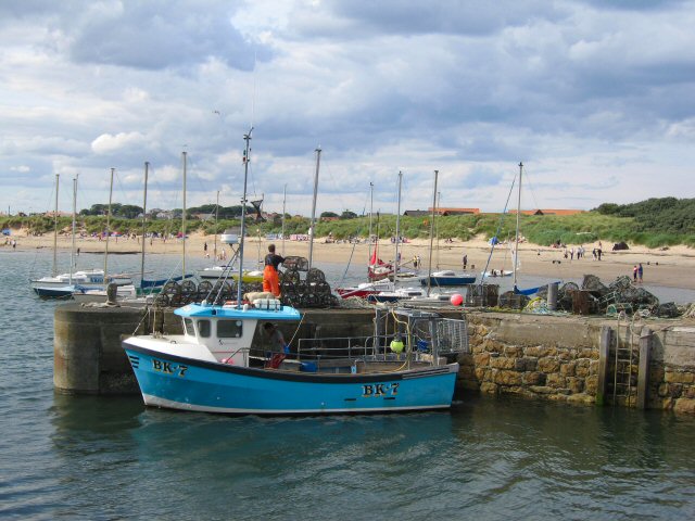 File:Loading lots of Lobster Pots - geograph.org.uk - 571610.jpg