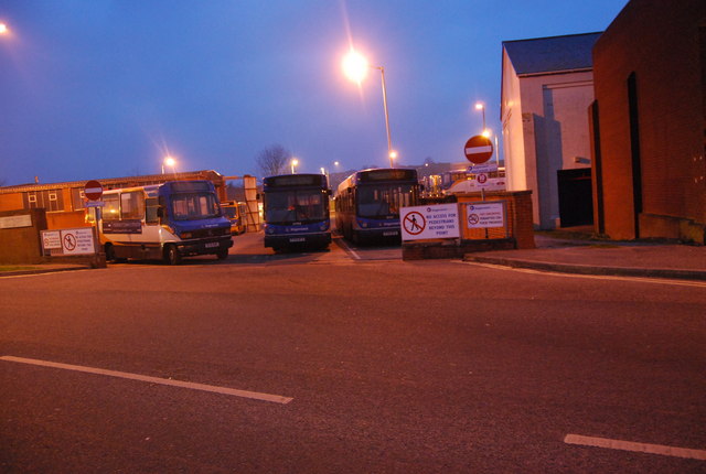 File:Lots of sleeping buses, Exmouth Bus Station - geograph.org.uk - 1114805.jpg