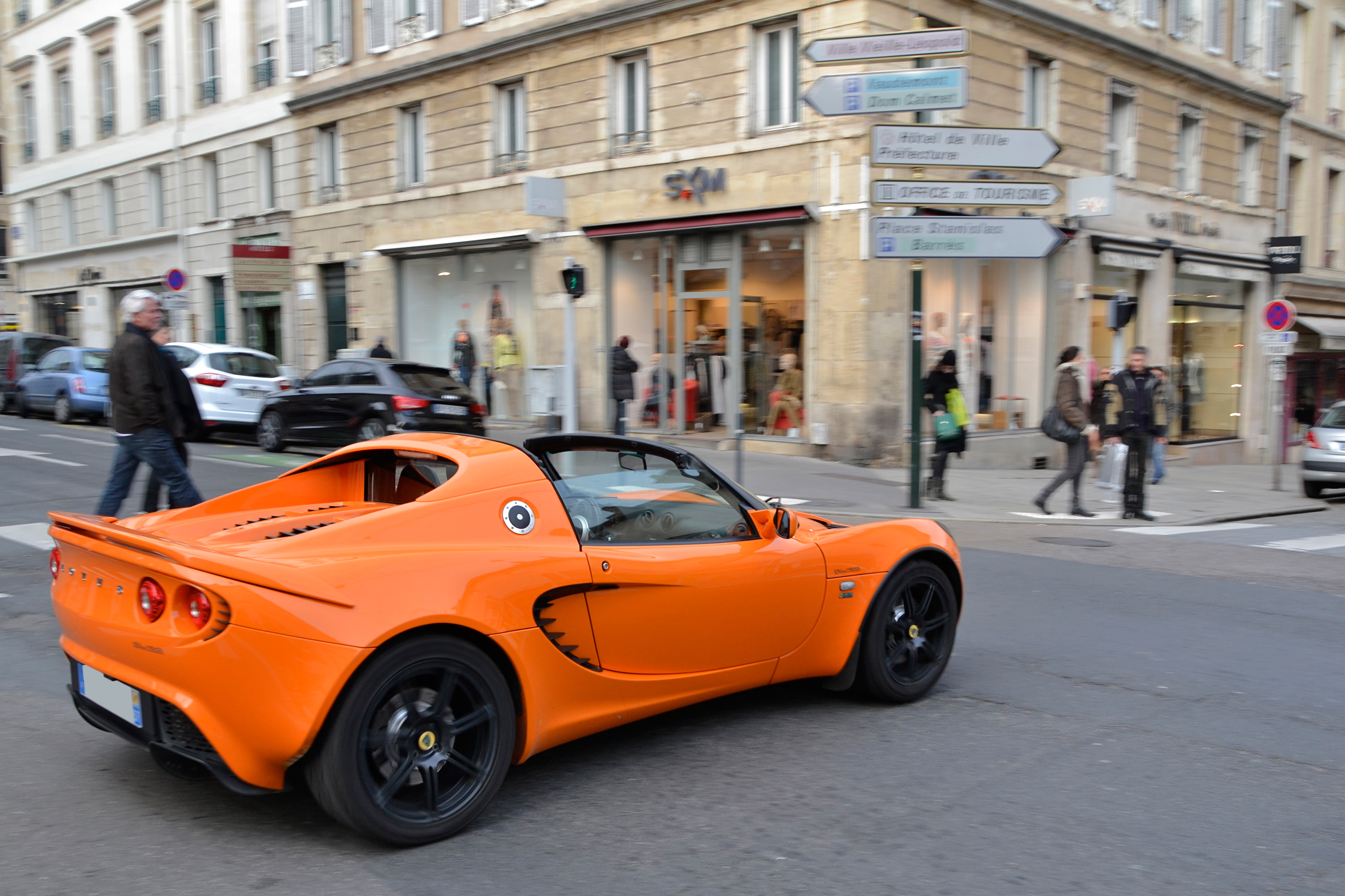 Lotus Elise розовый