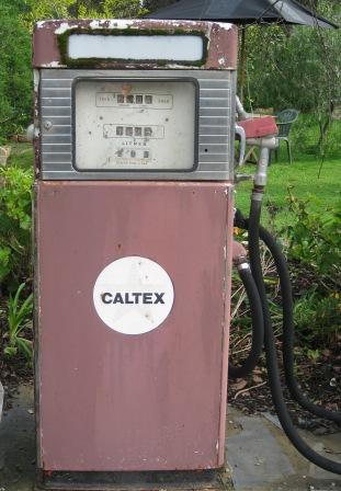 File:Mintaro - Disused Caltex petrol pump.JPG