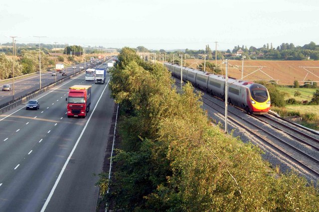 File:Motorway and Railway, south of Watford Gap - geograph.org.uk - 224049.jpg