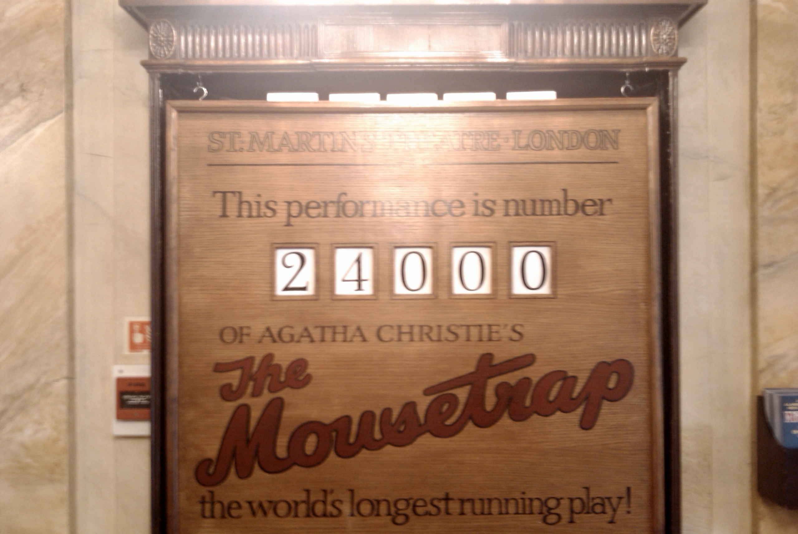 https://upload.wikimedia.org/wikipedia/commons/4/49/Mousetrap_24000.jpg