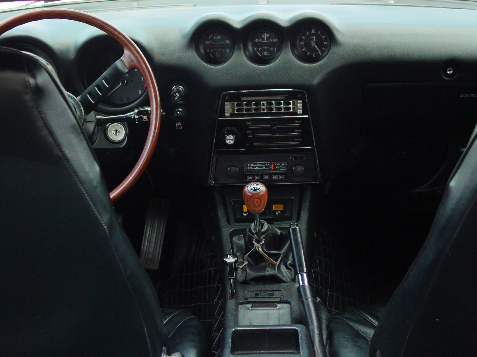 File Our Restored 1972 Datsun 240z Interior Jpg