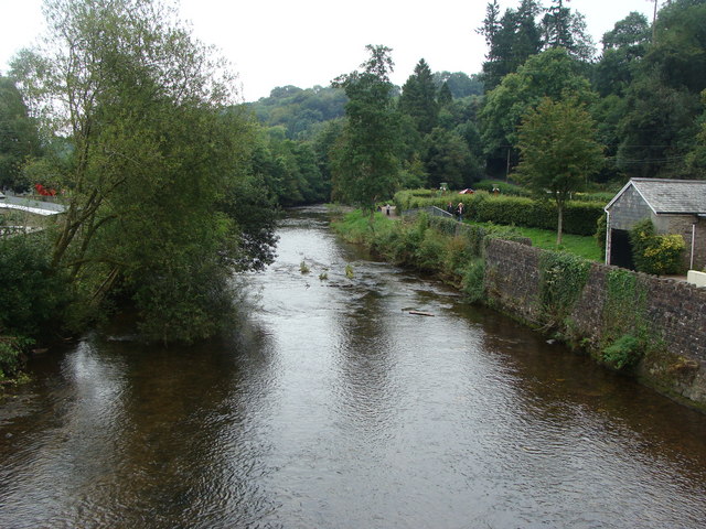 File:River Barle looking downstream from Dulverton Bridge - geograph.org.uk - 1456760.jpg