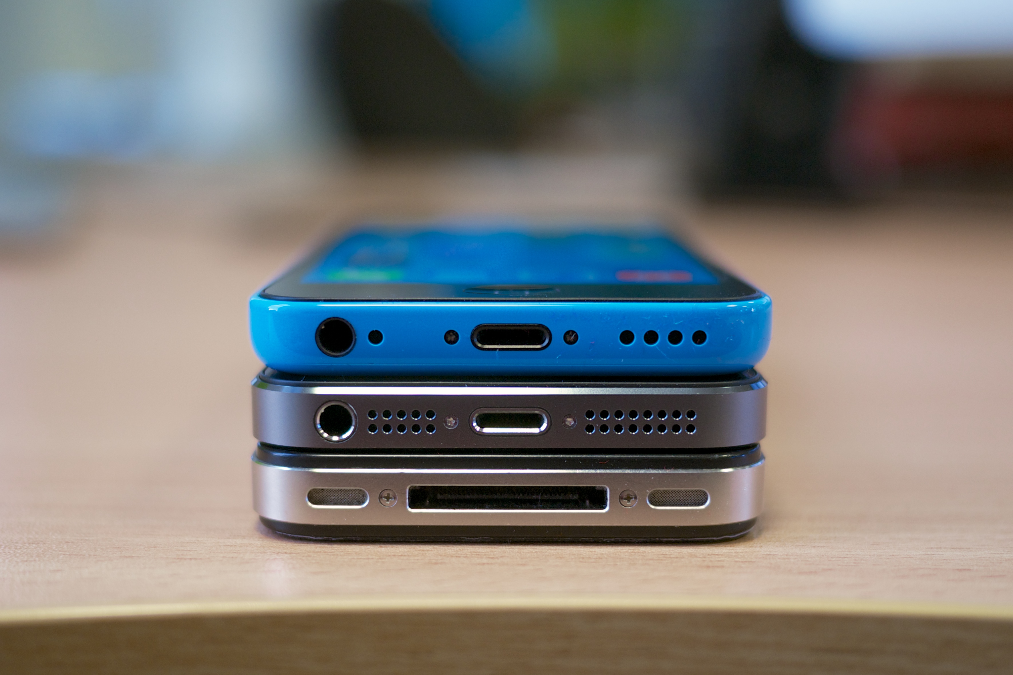 File Size Comparison Of Iphone 5c 5s 4s Jpg Wikimedia Commons