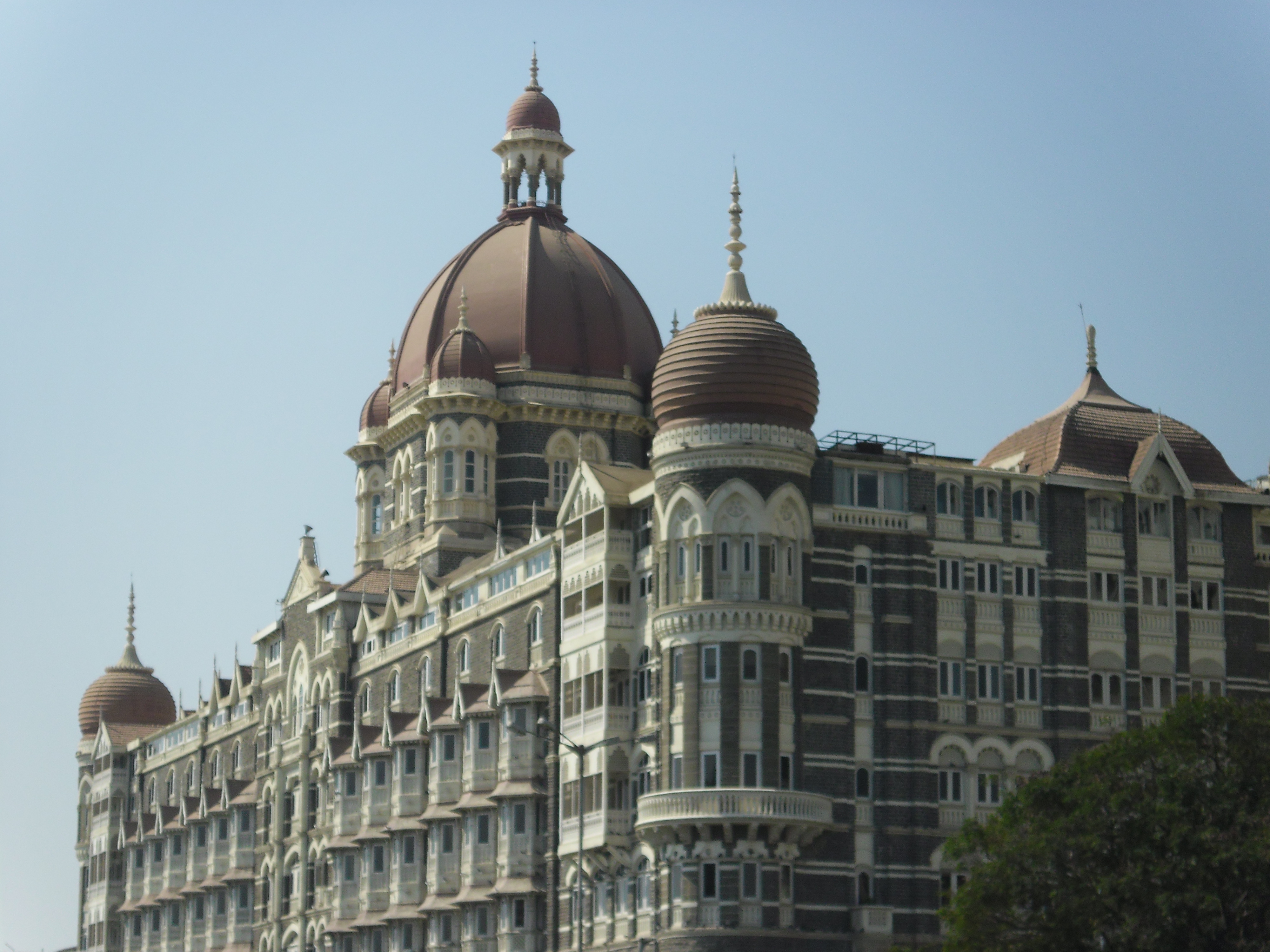 Taj palace. Уругвай архитектура. Архитектура уругвагвай. Южная Америка здания. Старые здания Аргентина.