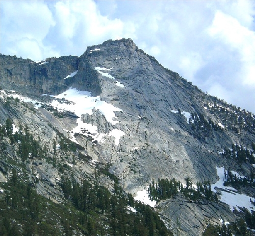 Tenaya Peak iyun 2010.jpg