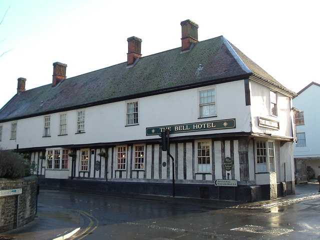 File:The Bell Hotel - geograph.org.uk - 995446.jpg