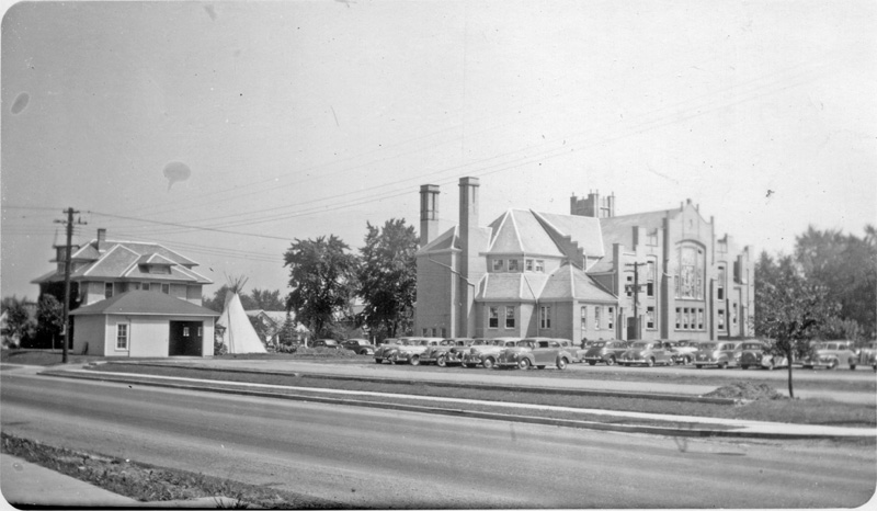 File:1947 General Conference Mennonite Church meeting (15282542620).jpg