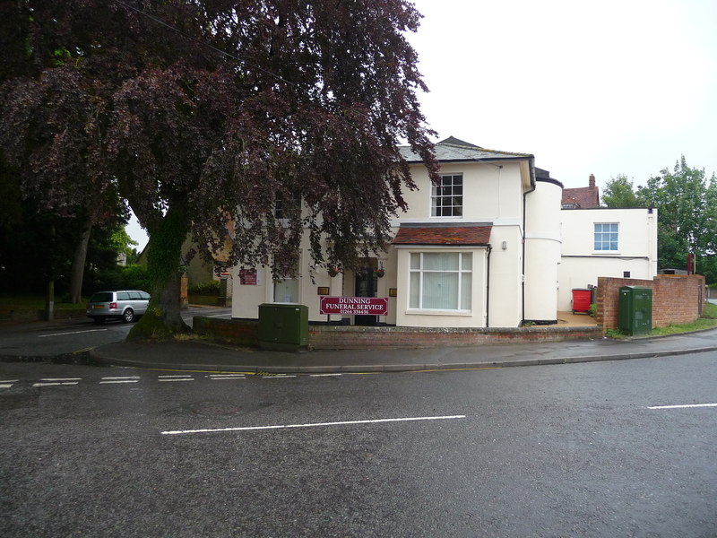 File:Andover - Dunning Funeral Service - geograph.org.uk - 3286614.jpg