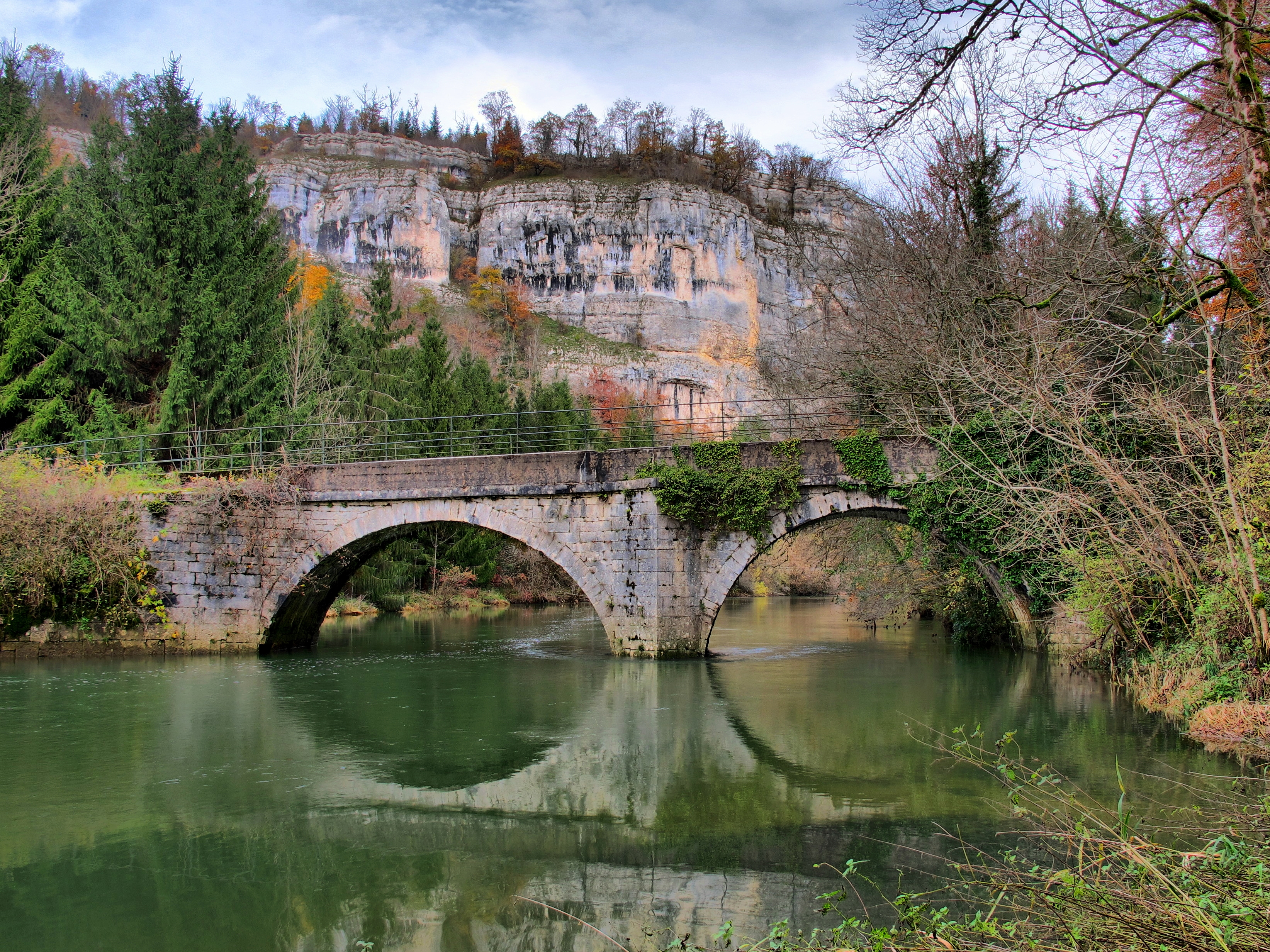 Battenans-Varin%2C_le_pont_sur_le_Dessoubre.jpg