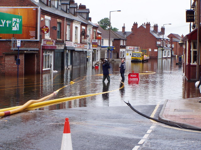 File:Bentley High Street During The 2007 Floods - geograph.org.uk - 1058290.jpg