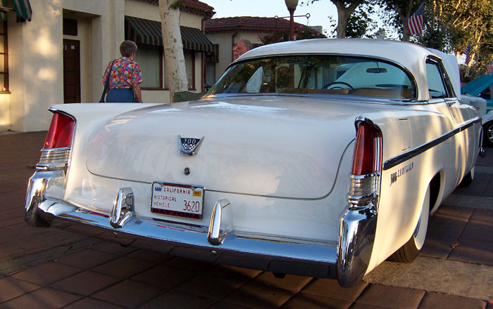 File:Chrysler 300B.jpg