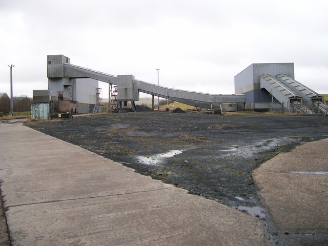 File:Coaling and crushing plant - geograph.org.uk - 764539.jpg