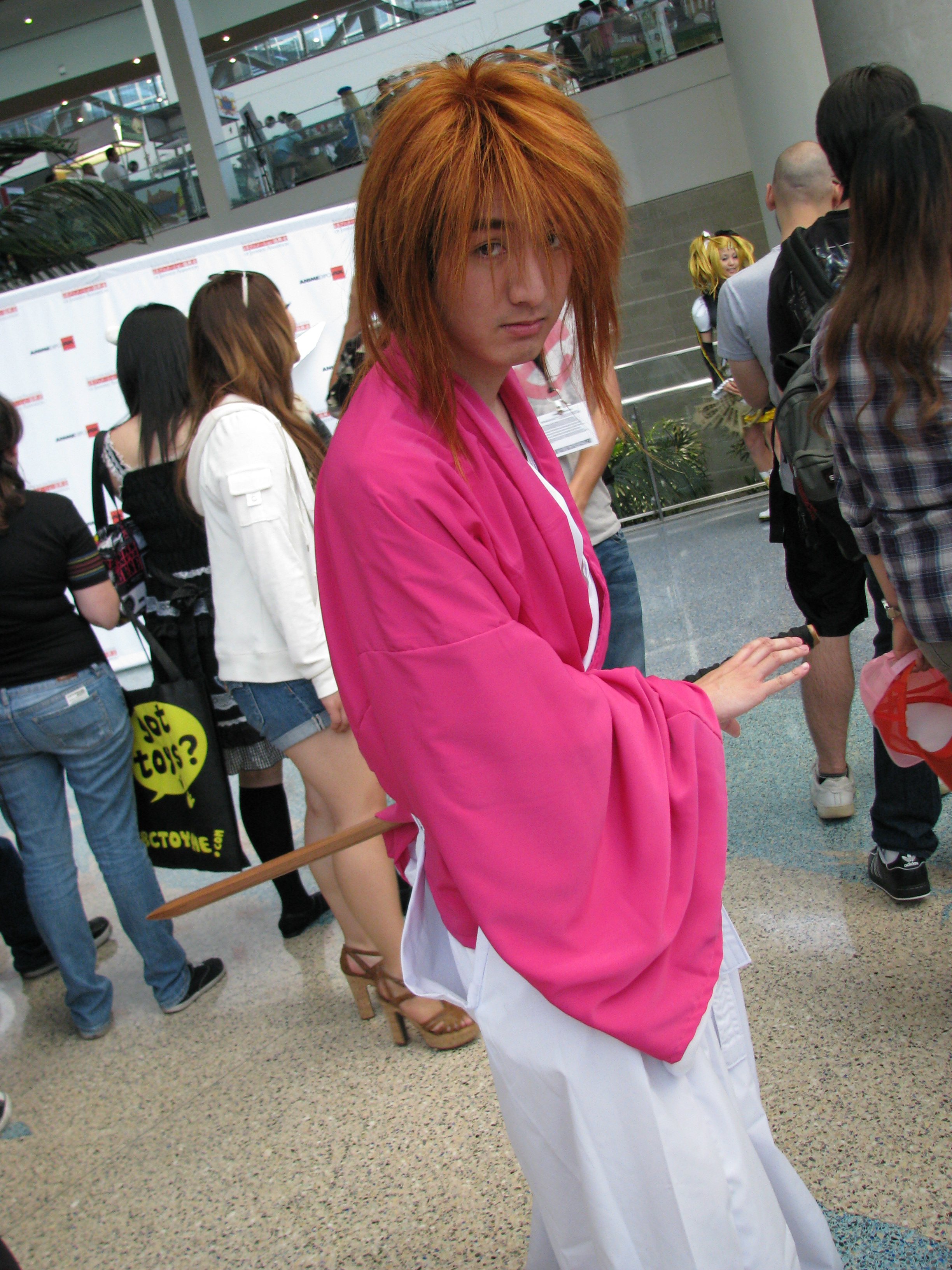 File:Cosplayer of Himura Kenshin, Rurouni Kenshin at Anime Expo  20110701.jpg - Wikimedia Commons