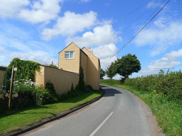 File:Cottages at Eccleswall - geograph.org.uk - 903173.jpg