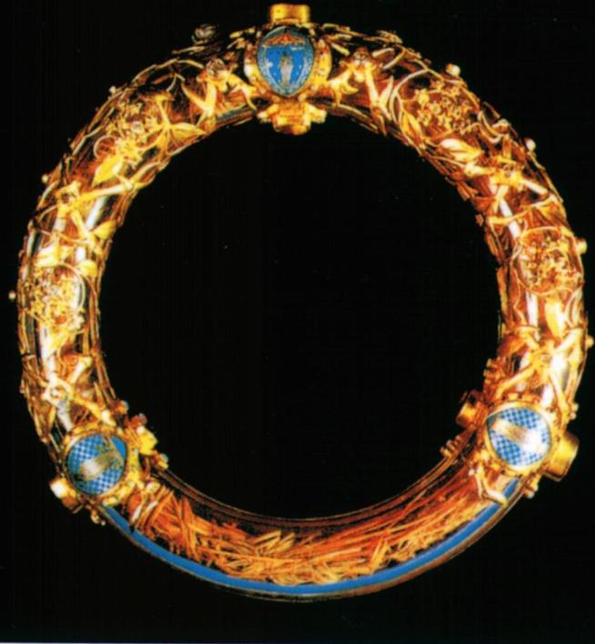 File:Couronne d'epines - Crown of Thorns Notre Dame Paris.jpg - Wikipedia