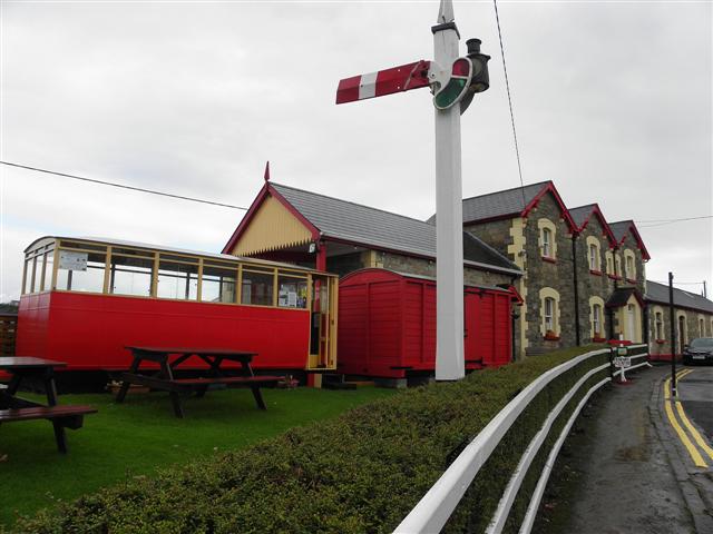 File:Donegal Railway Station - geograph.org.uk - 2557703.jpg