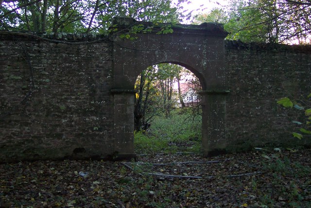 File:Garden Gate - geograph.org.uk - 843157.jpg