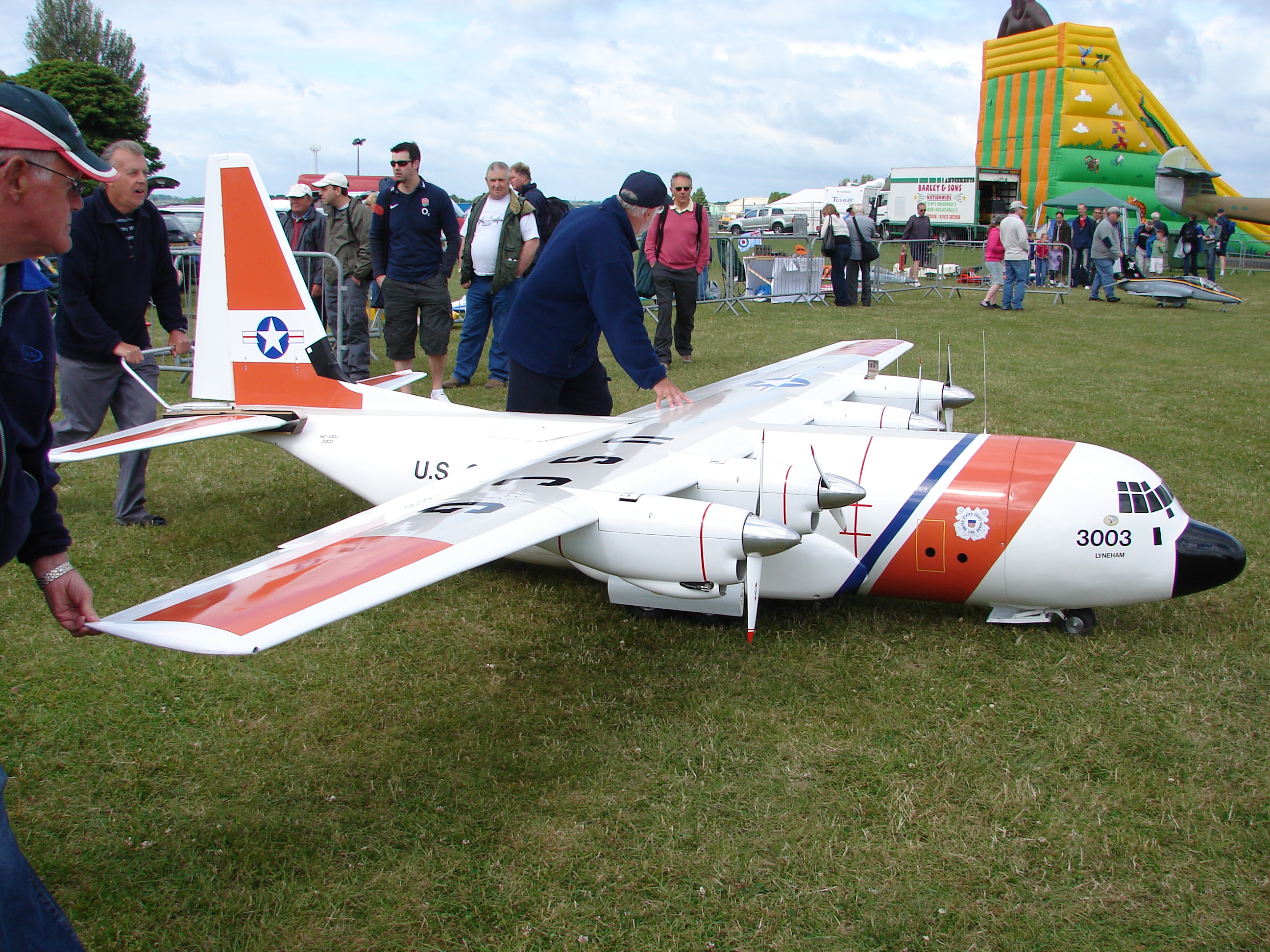 giant model airplane