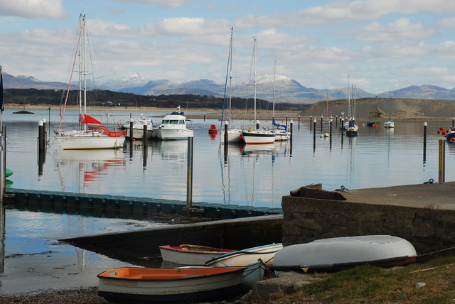 File:Harbwr Pwllheli Harbour - geograph.org.uk - 373363.jpg