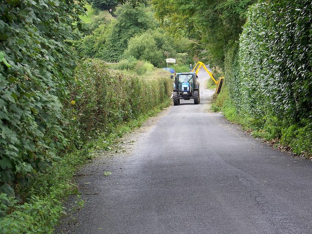 File:Hedge cutting near Chudleigh - geograph.org.uk - 929977.jpg