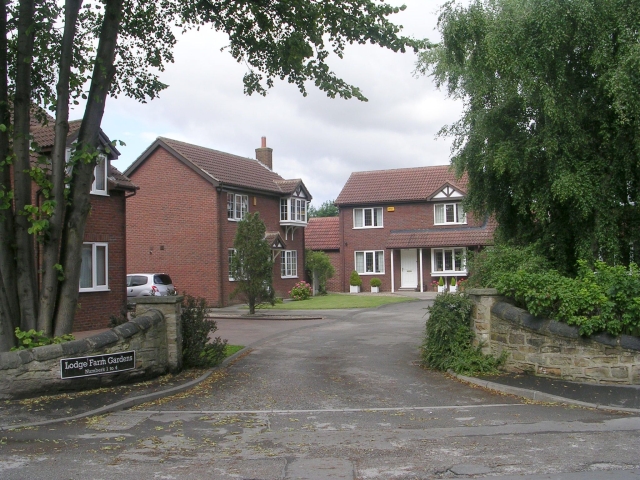 File:Lodge Farm Gardens - Patience Lane - geograph.org.uk - 1405380.jpg